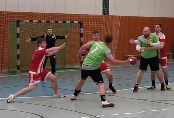 3. Männer: Zehnter Sieg im zehnten Punktspiel – Meister Grünheider SV III lässt auch gegen SSV Rot-Weiß Friedland nichts anbrennen – 35:27 (14:13) in der Löcknitzhalle – Matthias Anders mit 78 Treffern Torschützenkönig der Kreisliga des Spielbezirks D