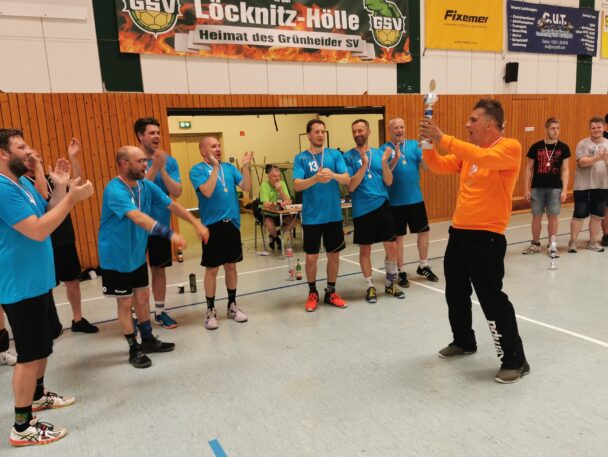 3. Männer: Saison 2021 2022 mit neuerlichem Erfolg abgerundet – Meister Grünheider SV III holt sich auch den Kreispokal des Spielbezirks D – 16:15 gegen HSG Schlaubetal-Odervorland II und 26:21 gegen den SSV Rot-Weiß Friedland