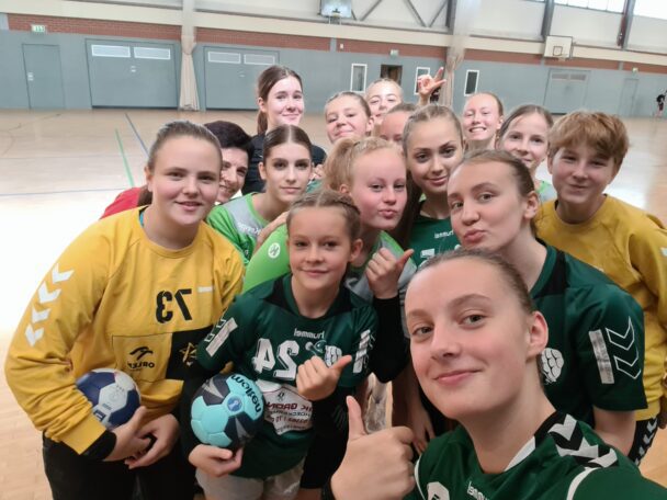 B-Jugend weiblich: Auswärtssieg zum Auftakt – Grünheider Mädchen gewinnen bei der BSG Stahl Eisenhüttenstadt mit 19:16 (9:7) – Erstes Heimspiel am Sonnabend gegen den Neuenhagener HC