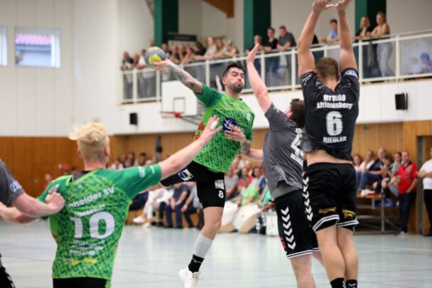 1. Männer: Derby und Bruder-Duell in der Löcknitzhalle – Grünheider SV I erwartet am Sonnabend ab 18.30 Uhr den MTV 1860 Altlandsberg – Es prickelt auch neben der Platte