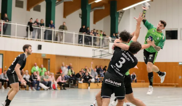 1. Männer, Verein: Spielerweggang auch eine Chance – Florian Folger auf dem Sprung in die 3. Liga – Uwe Manohr sieht das als Beispiel für die Grünheider Nachwuchs-Ausbildung – Ralf-Peter Fitzke glaubt an Ansporn für die Jugend-Handballer des GSV – Zum Saisonabschluss am Sonnabend beim LHC Cottbus als Zuschauer