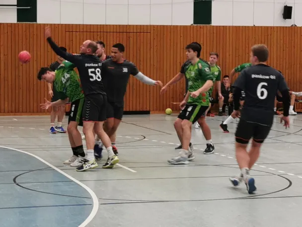 1. Männer: Klarer Sieg im Testspiel – Grünheider SV I gewinnt am Montagabend gegen die Handballfreunde Pankow 01 mit 39:13 (18:5) – Fürs Derby am 27. Januar beim MTV 1860 Altlandsberg noch Steigerung nötig
