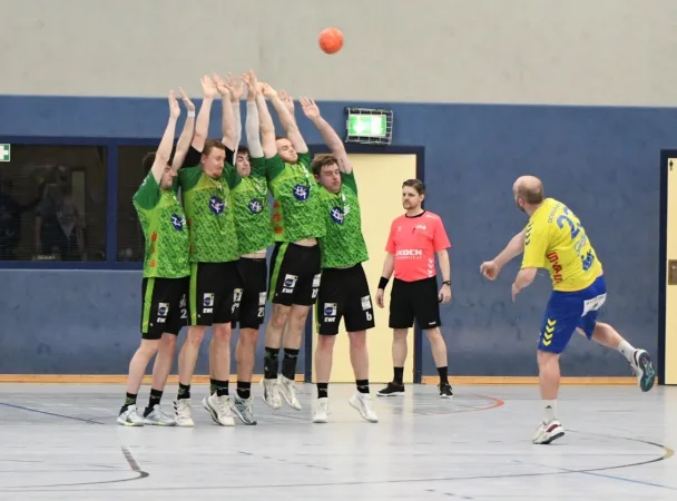 1. Männer: Dritter Sieg in Folge – Grünheider SV I gewinnt in Oberliga Ostsee-Spree beim Bad Doberaner SV 90 nach 14:19-Halbzeitrückstand noch knapp mit 36:35 – Am Samstag kommt die SG Hermsdorf-Waidmannslust nach Grünheide