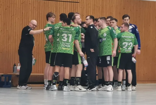 1. Männer, 2. Männer, Senioren, B-Jugend männlich: Nach Oster-Pause fliegen die Bälle wieder in der Löcknitzhalle – Oberliga-Team mit Nachholspiel gegen Ludwigsfelder HC – Davor am Samstag drei Heimspiele ab 12.00 Uhr