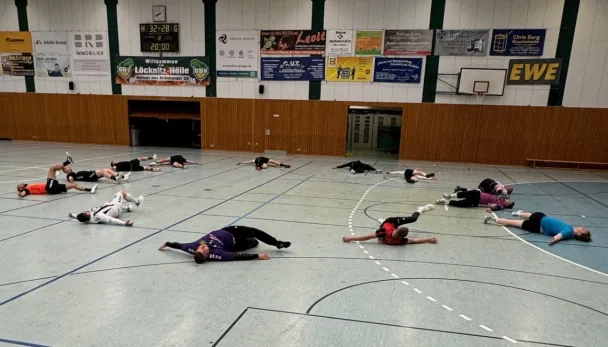 1. Männer: Schwimmen, Radfahren, Laufen, Handball, Kraftraum – Abwechslungsreiches Trainingslager in Störitzland und Löcknitzhalle – Donnerstagabend steht Testspiel gegen die SG NARVA Berlin in Grünheide an