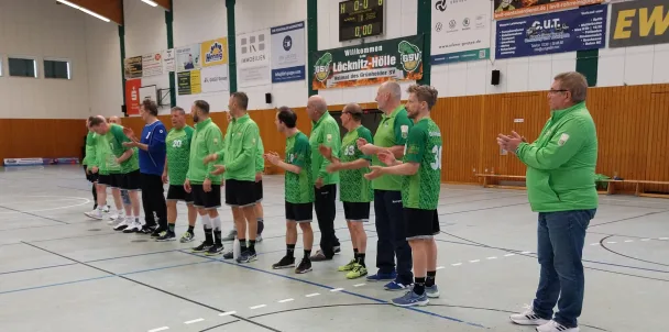 Senioren: Pott in Löcknitzhalle geholt – Ü-40-Männer des Grünheider SV gewinnen Kreispokal-Endspiel des Spielbezirks D mit 24:16 (8:7) gegen die HSV Müncheberg/Buckow