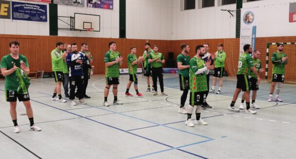 1. Männer: Punkte verschenkt – Grünheider SV I verliert in der Regionalliga Ostsee-Spree Heimspiel trotz Steigerung in zweiter Halbzeit gegen den HC Vorpommern-Greifswald knapp mit 25:26 (9:16) – Am Samstag geht’s zum Keller-Duell bei der TSG Lübbenau 63